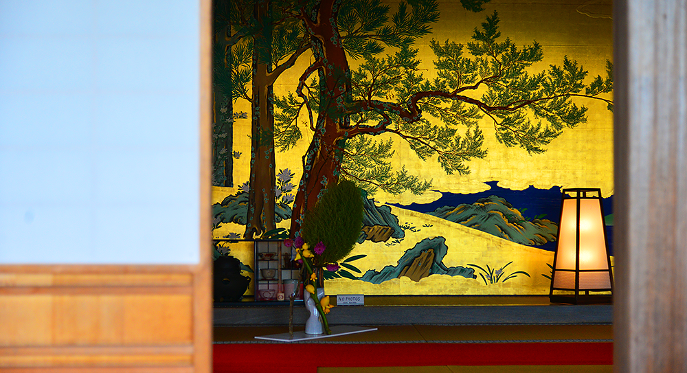 Kanrantei Tea House and partition paintings